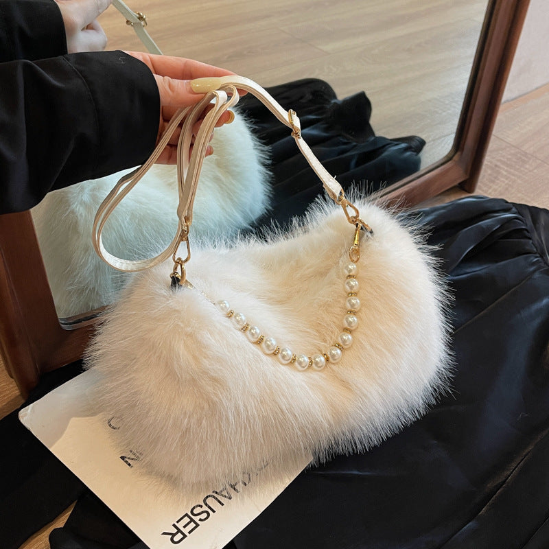 Herbst und Winter Mode Schultertaschen Perle Kette Umhängetasche Vielseitig Pendler Achselhöhle Plüsch weibliche Tasche